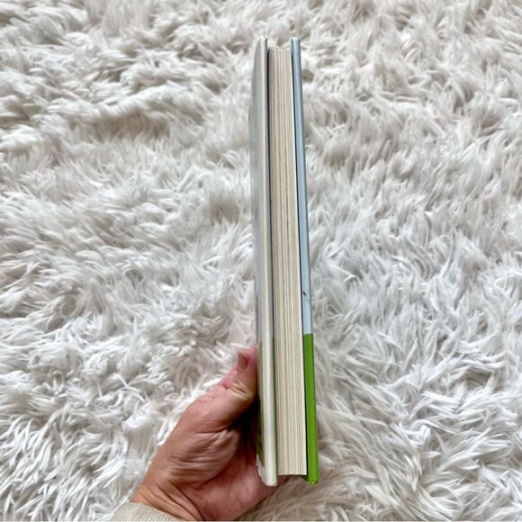 Shotty mom the parenting guide for the rest of us hardback - Picture 2 of 3